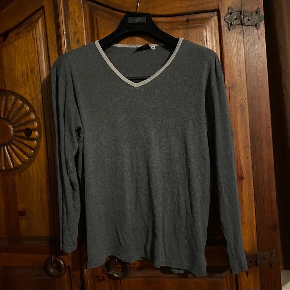 Cute grey sweater; medium - Picture 2 of 5